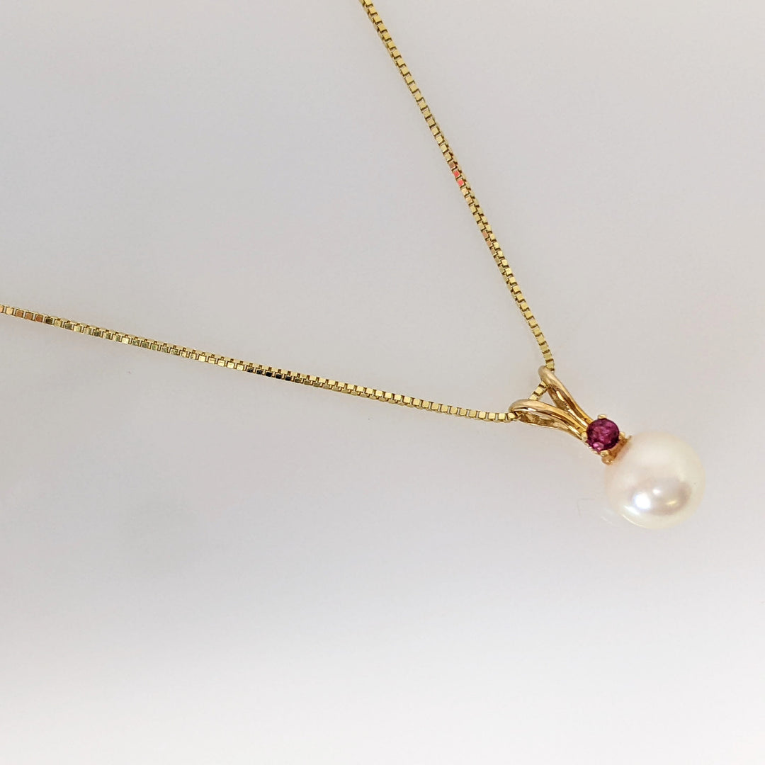 14K PEARL ROUND 5MM WITH 2MM RUBY ROUND ESTATE PENDANT & CHAIN 1.8 GRAMS