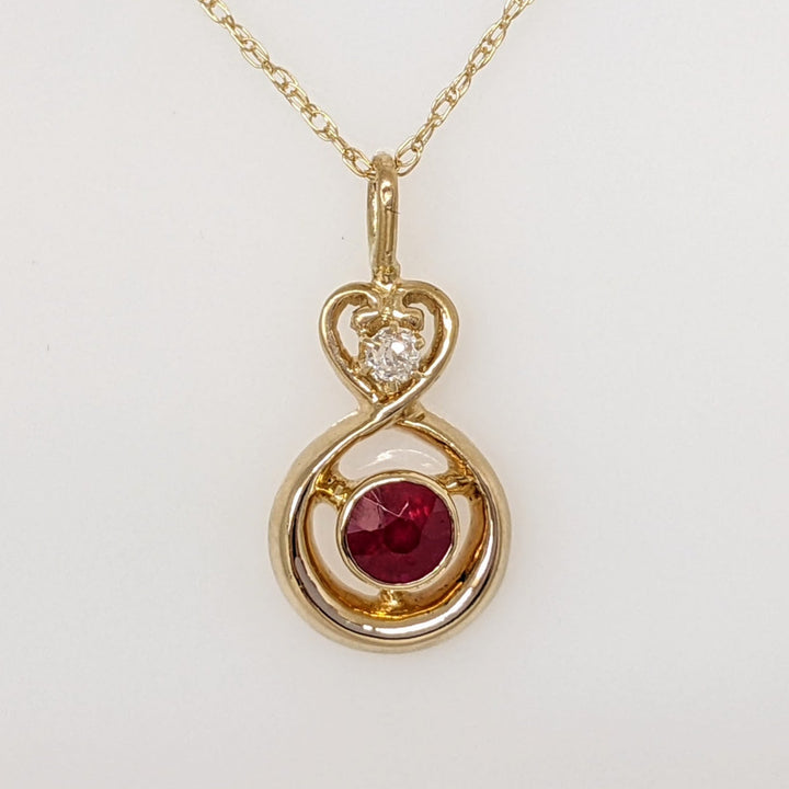 10K RUBY ROUND 4MM BEZEL WITH ROSE CUT MELEE ESTATE PENDANT & CHAIN 1.5 GRAMS