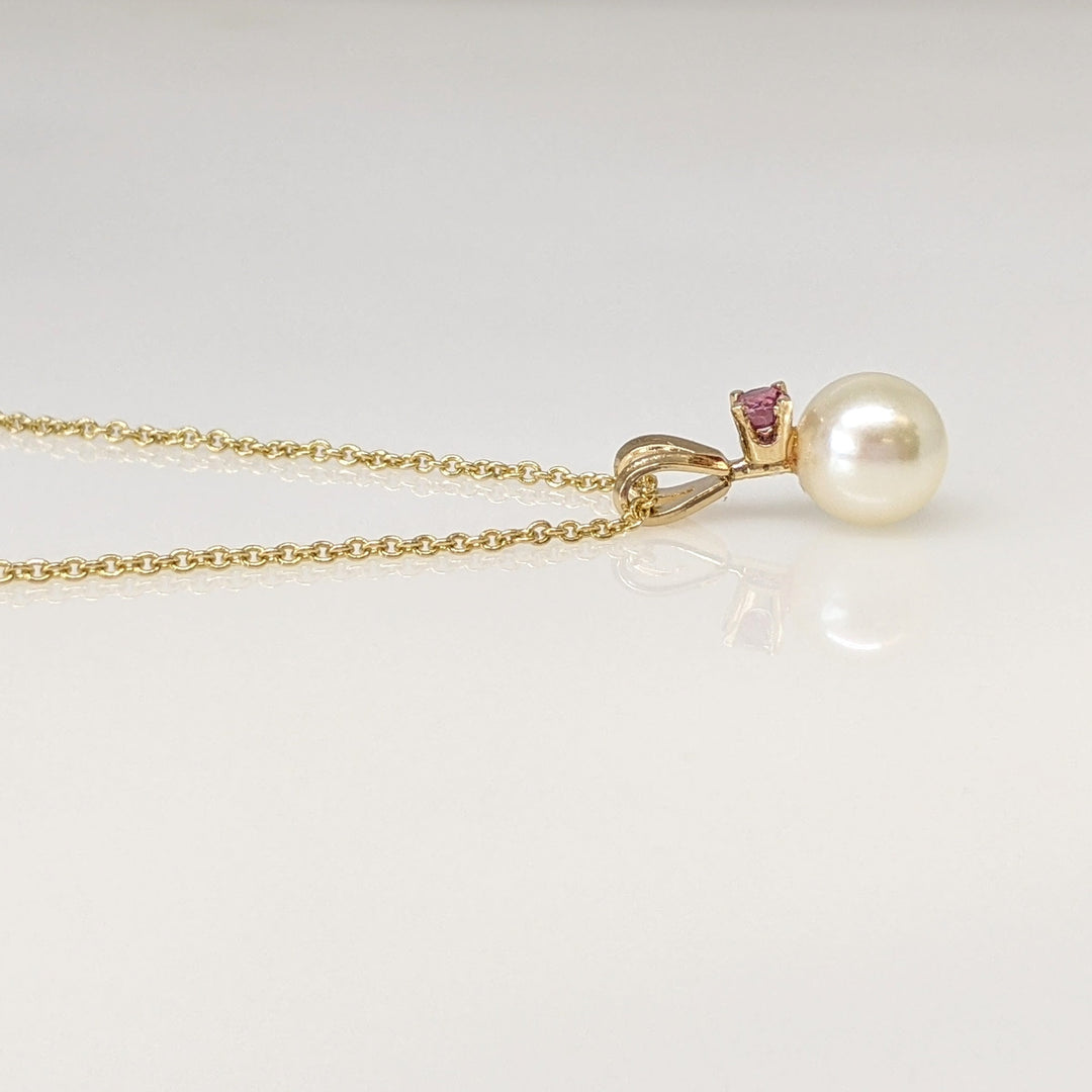 14K PEARL ROUND 7MM WITH 2.5MM RUBY ROUND (1) ESTATE PENDANT & CHAIN 2.5 GRAMS