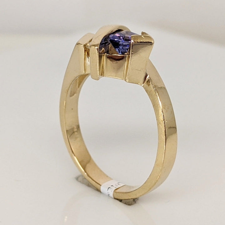 14K TANZANITE TRILLION 5MM WITH (2) MELEE FREE FORM ESTATE RING 4.9 GRAMS