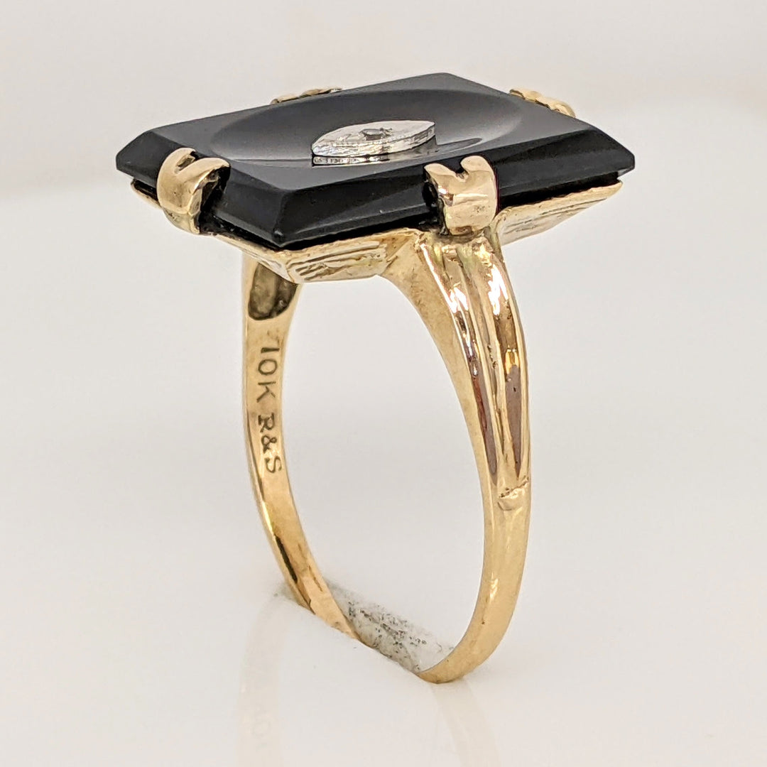 10K ONYX 12X16 WITH MELEEE ESTATE RING 2.9 GRAMS