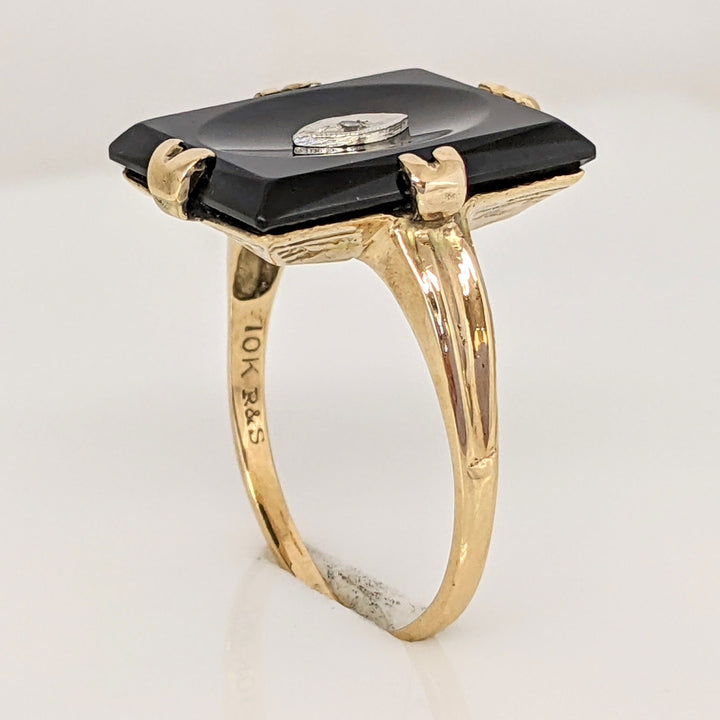 10K ONYX 12X16 WITH MELEEE ESTATE RING 2.9 GRAMS