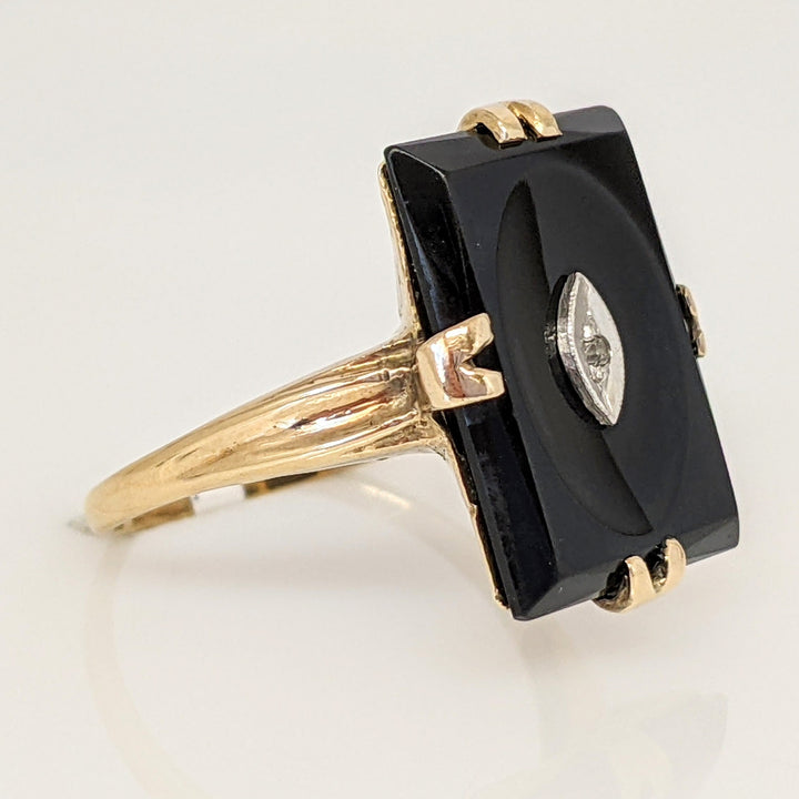 10K ONYX 12X16 WITH MELEEE ESTATE RING 2.9 GRAMS