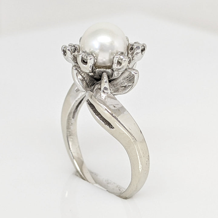 14K WHITE PEARL WITH (6) ROUND DIAMOND ESTATE RING 4.6 GRAMS