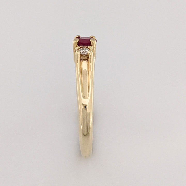 10K RUBY OVAL 4X6 "C" WITH .10 DIAMOND TOTAL WEIGHT (2) ESTATE RING 2.8 GRAMS