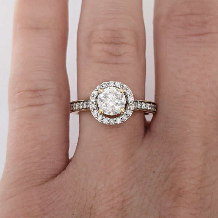 14K .97 CARAT TOTAL WEIGHT I1 I DIAMOND ROUND (33) ESTATE HALO RING 3.3 GRAMS