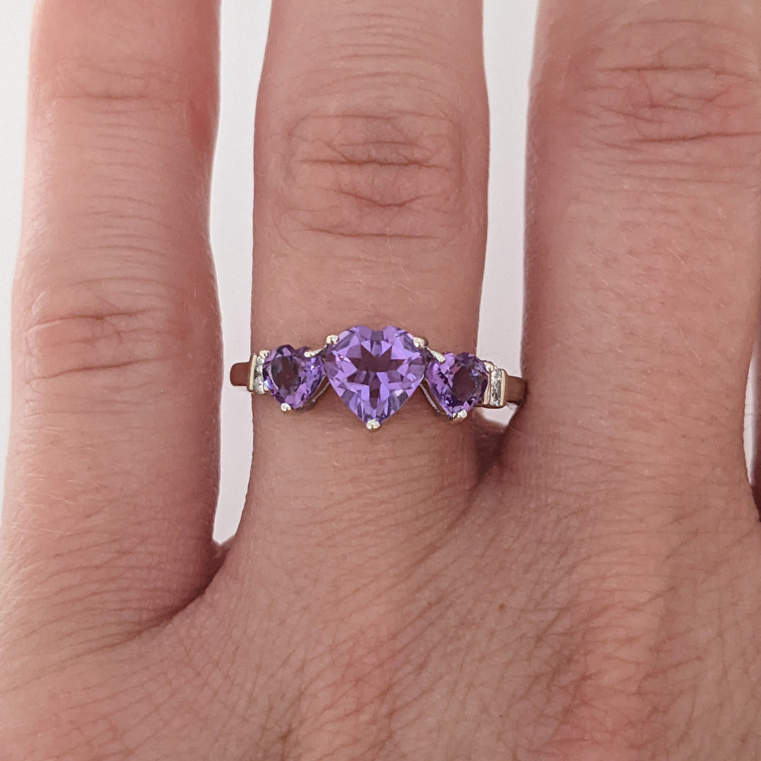 14K WHITE AMETHYST HEART 6MM (1) 4MM (2) WITH (2) MELEE ESTATE RING 2.2 GRAMS
