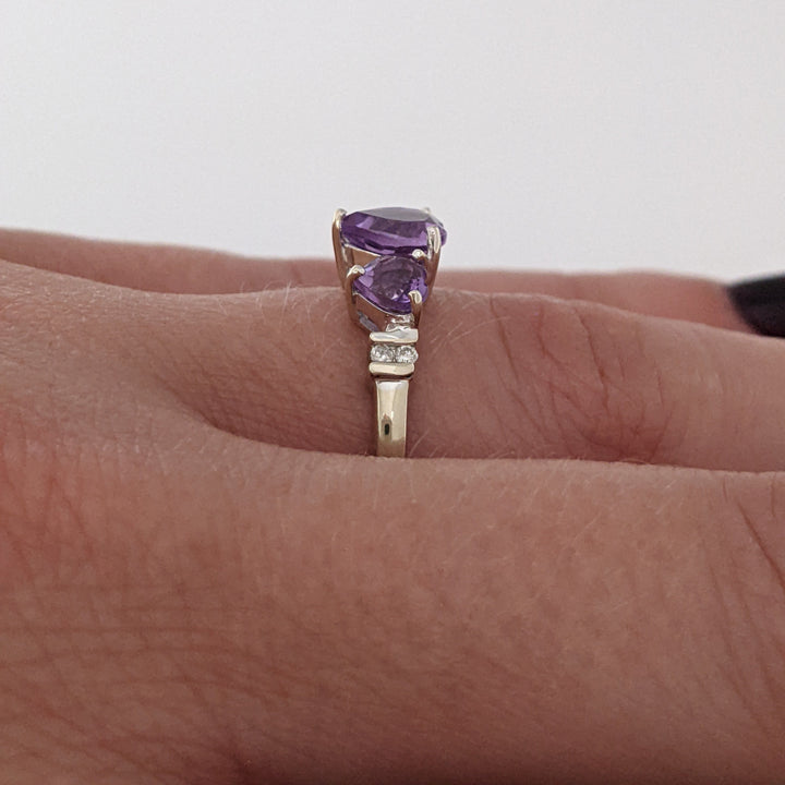 14K WHITE AMETHYST HEART 6MM (1) 4MM (2) WITH (2) MELEE ESTATE RING 2.2 GRAMS