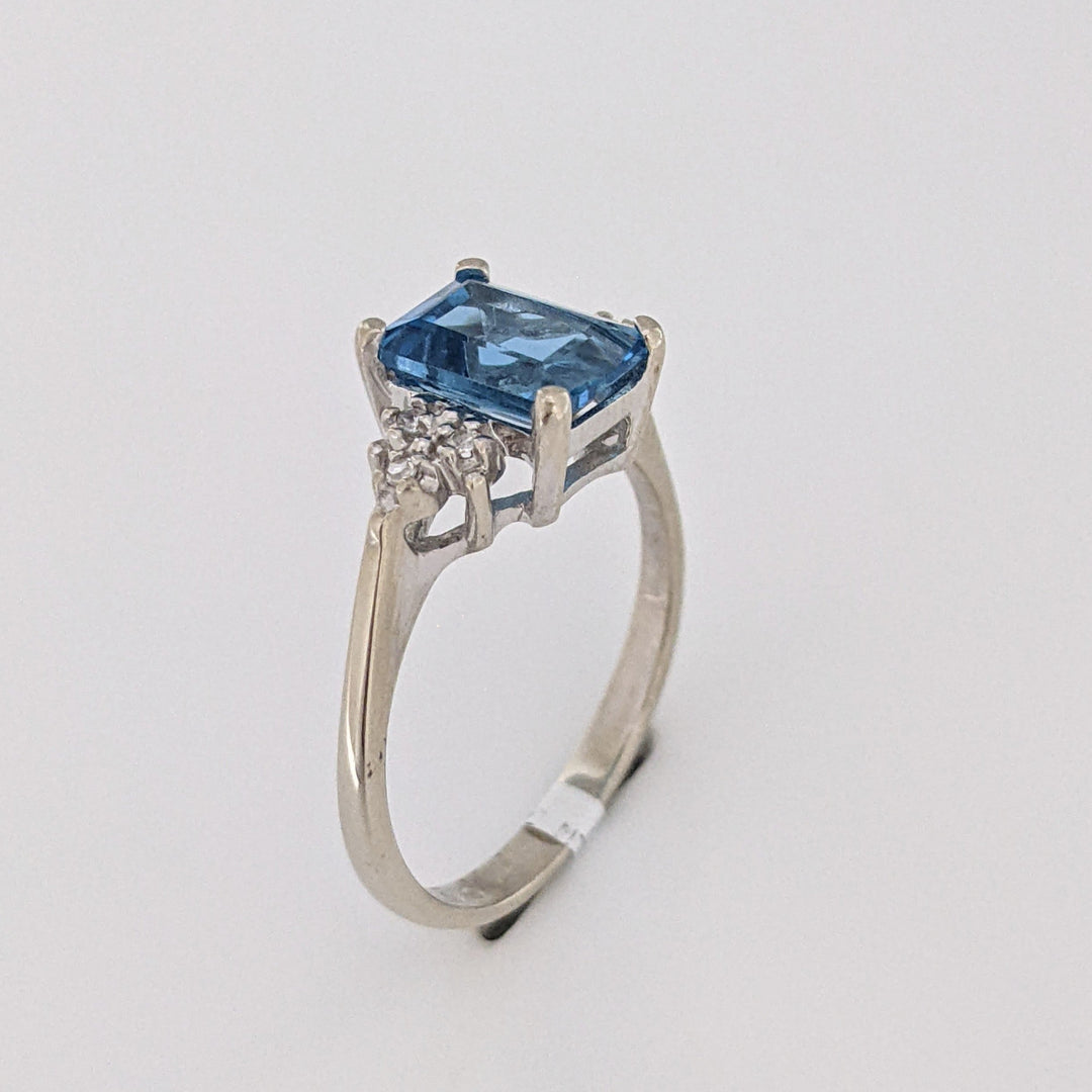 10K WHITE BLUE TOPAZ EMERALD CUT 6X8 WITH (6) MELEE ESTATE RING 2.6 GRAMS