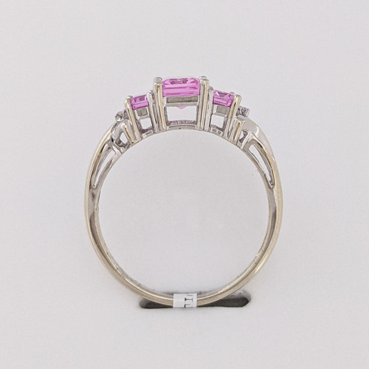 10K WHITE PINK STONE EMERALD CUT (3) WITH (2) MELEE ESTATE RING 2.2 GRAMS