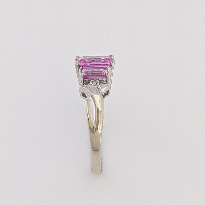 10K WHITE PINK STONE EMERALD CUT (3) WITH (2) MELEE ESTATE RING 2.2 GRAMS