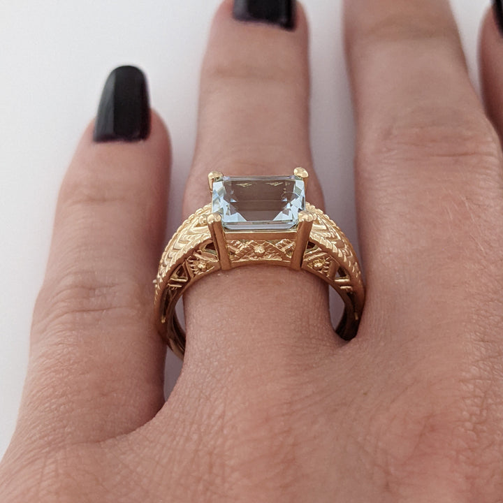 14K AQUAMARINE "AA" EMERALD CUT 7X9 ETCHED MOUNTING ESTATE RING 5.1 GRAMS