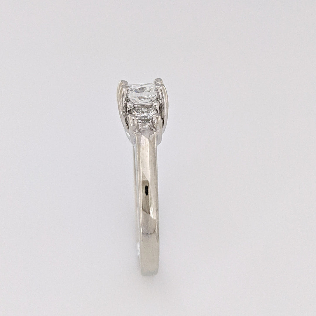 14K WHITE 1.04 CARAT TOTAL WEIGHT VS2 G DIAMOND PRINCESS CUT (3) ESTATE RING 4.4 GRAMS