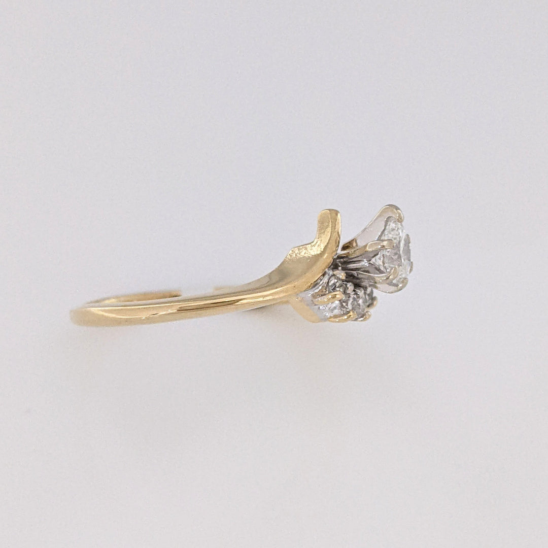 14K .22 CARAT TOTAL WEIGHT SI2 G DIAMOND PEAR WITH (4) ROUND MELEE ESTATE RING 2.0 GRAMS