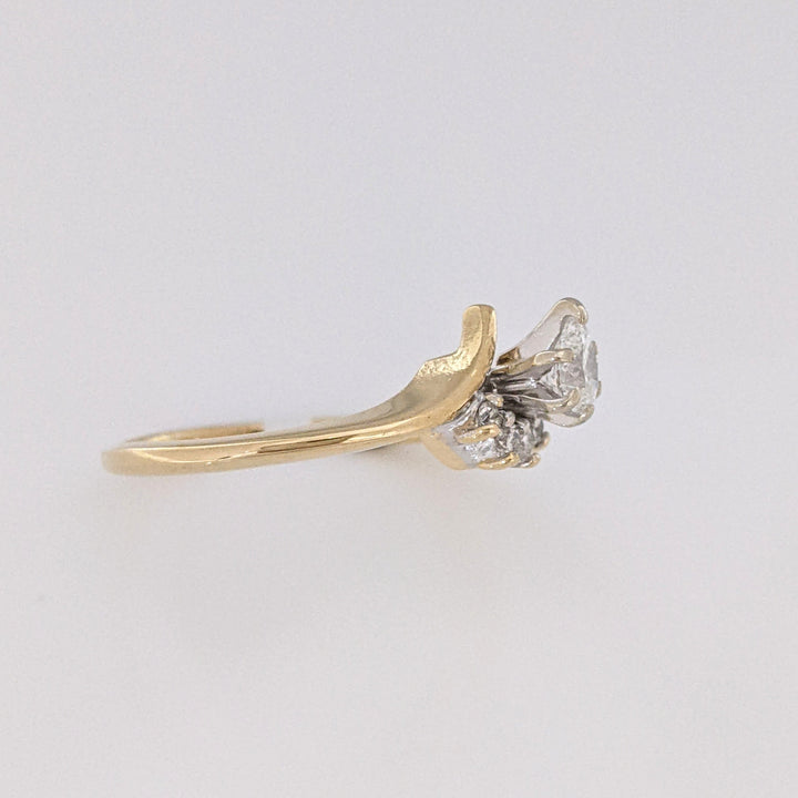 14K .22 CARAT TOTAL WEIGHT SI2 G DIAMOND PEAR WITH (4) ROUND MELEE ESTATE RING 2.0 GRAMS