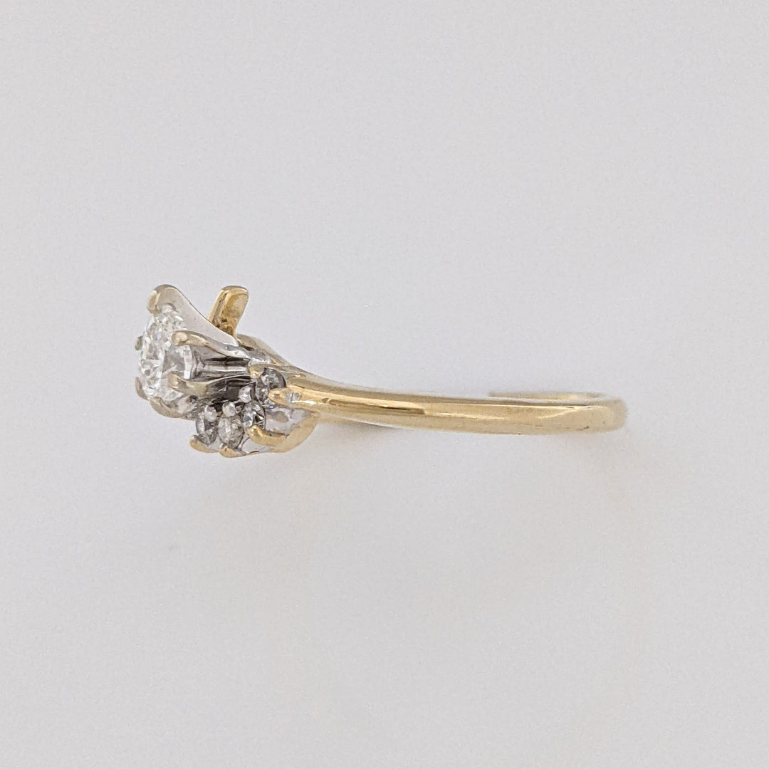 14K .22 CARAT TOTAL WEIGHT SI2 G DIAMOND PEAR WITH (4) ROUND MELEE ESTATE RING 2.0 GRAMS