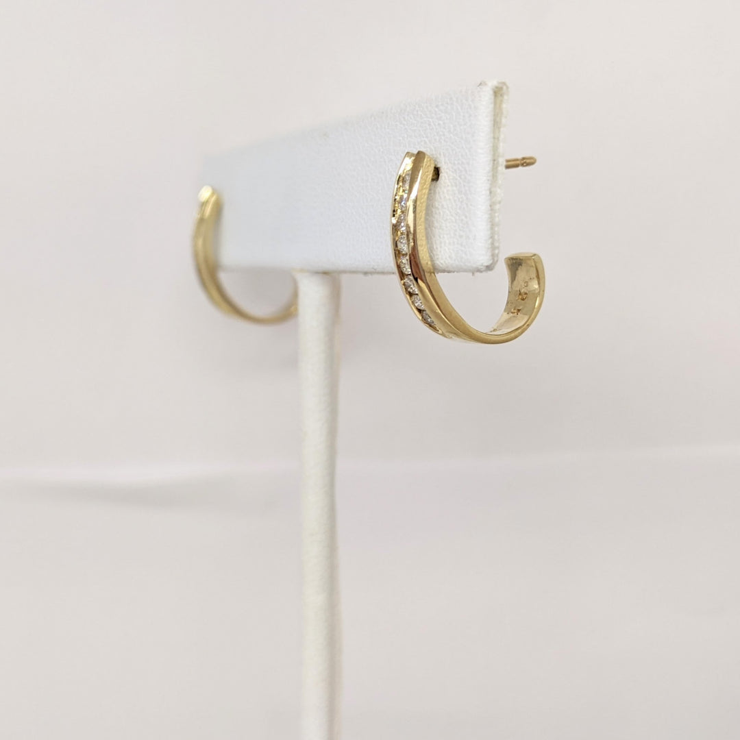 10K .20 CARAT TOTAL WEIGHT I1 K DIAMOND ROUND (16) CHANNEL SET ESTATE J-HOOP EARRINGS 2.3 GRAMS