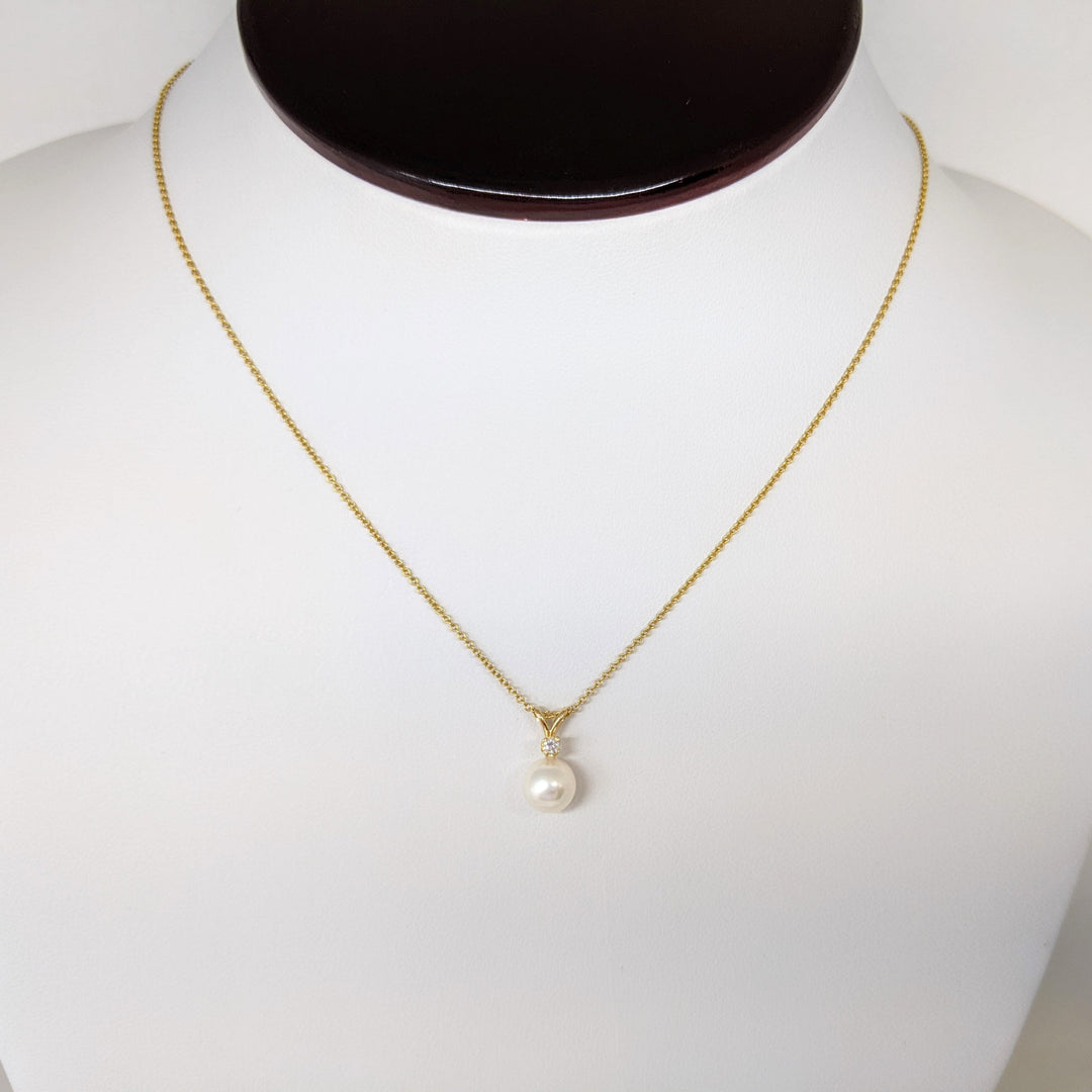 14K PEARL ROUND 6.7MM WITH MELEE ESTATE PENDANT & CHAIN 1.6 GRAMS