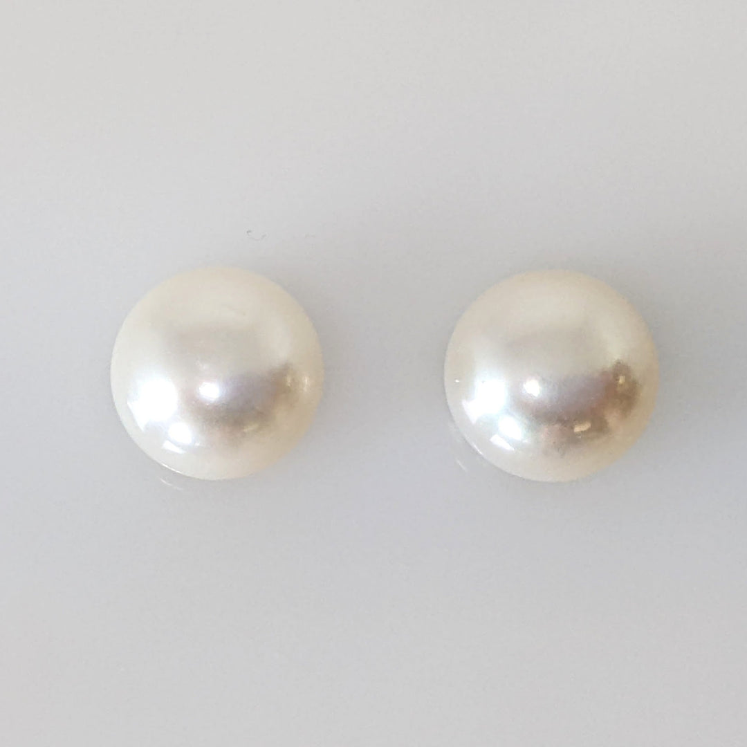 14K PEARL BUTTON 8.5MM STUD ESTATE EARRINGS 1.5 GRAMS