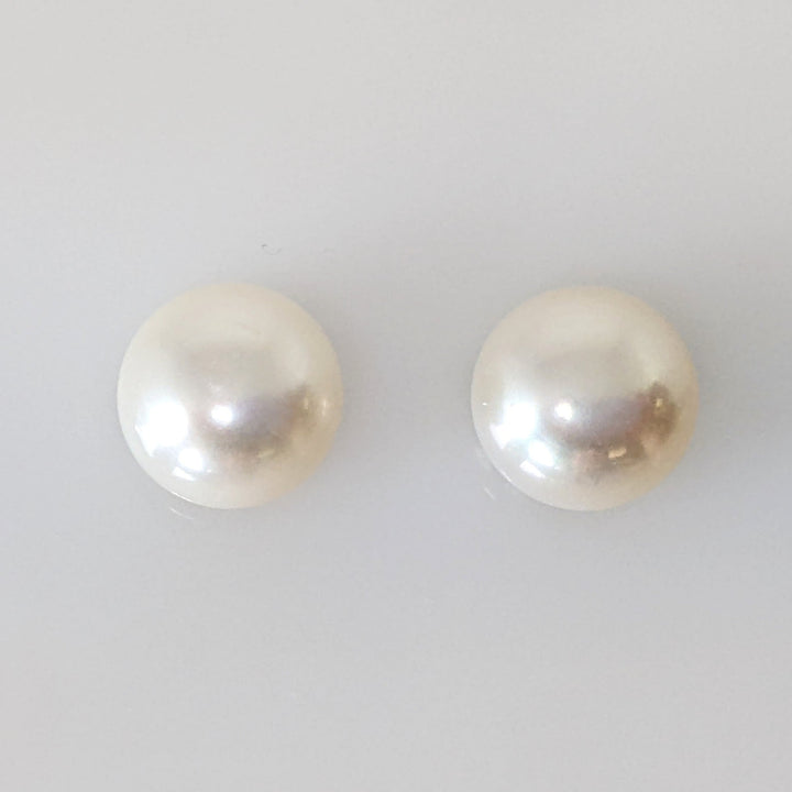 14K PEARL BUTTON 8.5MM STUD ESTATE EARRINGS 1.5 GRAMS