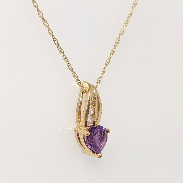 10K AMETHYST HEART 5MM WITH (2) CUBIC ZIRCONIA ESTATE PENDANT & CHAIN 1.0 GRAMS
