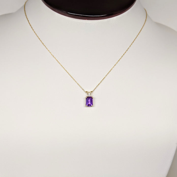 10K AMETHYST EMERALD CUT 5X7 WITH CUBIC ZIRCONIA ESTATE PENDANT & CHAIN 0.9 GRAMS
