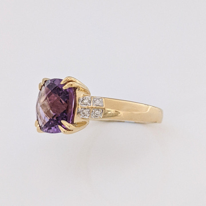 14K AMETHYST CUSHION CUT 10MM WITH (4) MELEE ESTATE RING 4.6 GRAMS