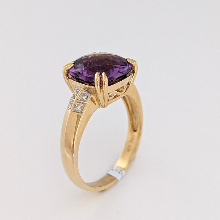 14K AMETHYST CUSHION CUT 10MM WITH (4) MELEE ESTATE RING 4.6 GRAMS