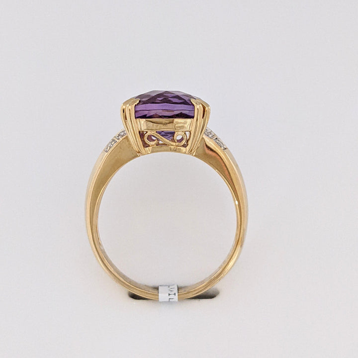 14K AMETHYST CUSHION CUT 10MM WITH (4) MELEE ESTATE RING 4.6 GRAMS