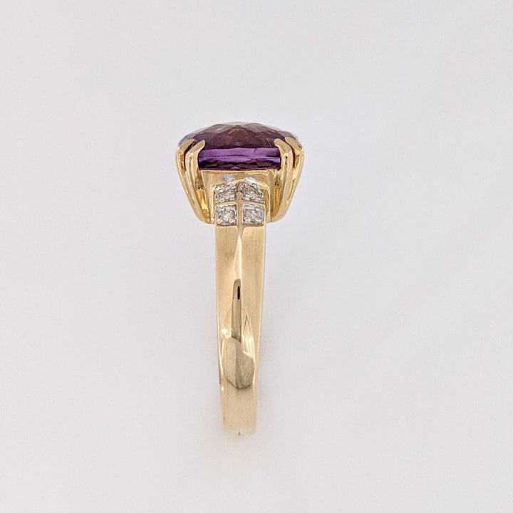 14K AMETHYST CUSHION CUT 10MM WITH (4) MELEE ESTATE RING 4.6 GRAMS