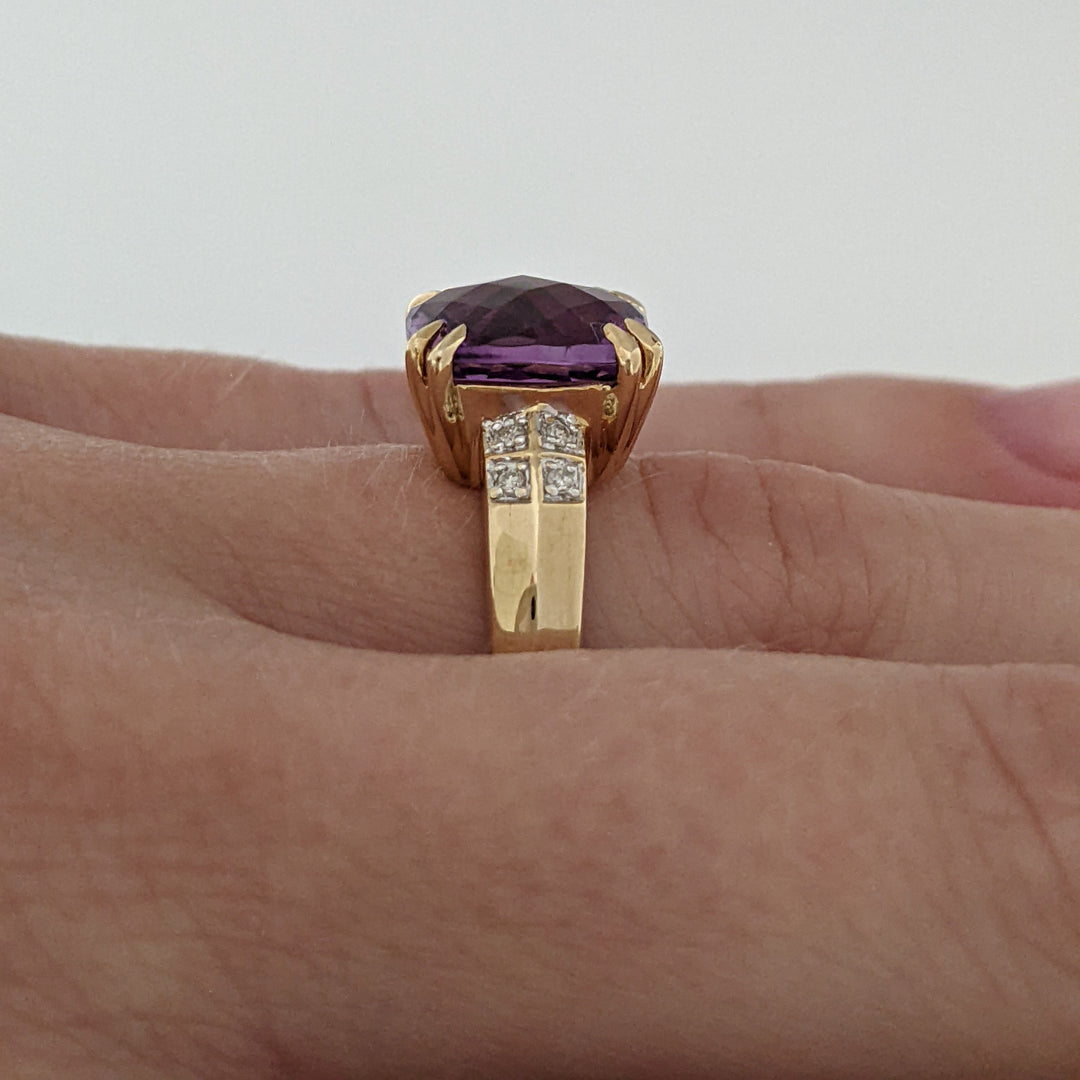 14K AMETHYST CUSHION CUT 10MM WITH (4) MELEE ESTATE RING 4.6 GRAMS