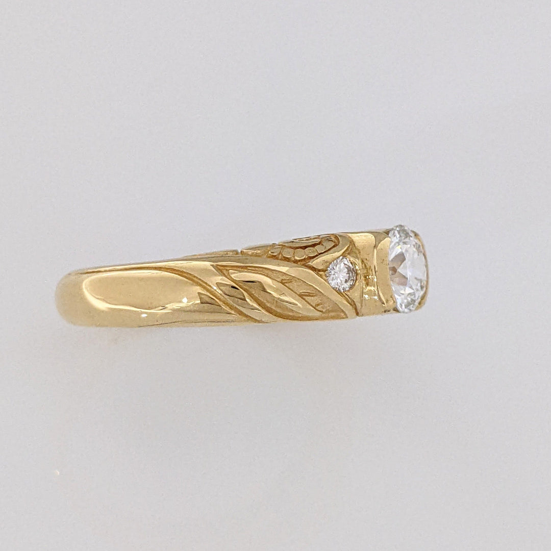 18K .55 CARAT TOTAL WEIGHT VS1 H DIAMOND ROUND (3) ESTATE RING 5.5 GRAMS