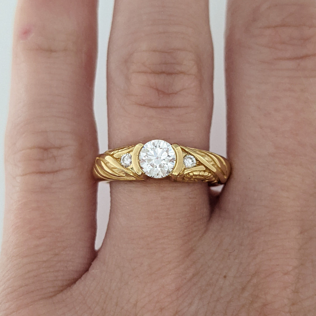 18K .55 CARAT TOTAL WEIGHT VS1 H DIAMOND ROUND (3) ESTATE RING 5.5 GRAMS