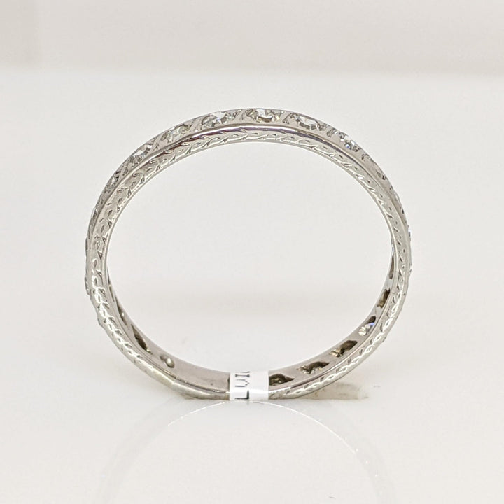 PLATINUM DIAMOND ROUND (23) ESTATE BAND 2.2 GRAMS