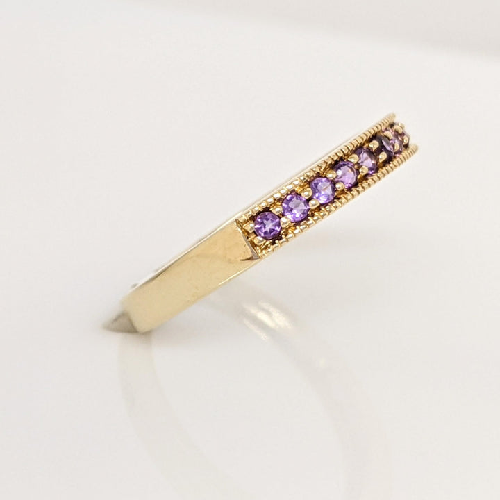 10K AMETHYST ROUND (13) 1.5MM BEAD TRIM ESTATE BAND 1.5 GRAMS