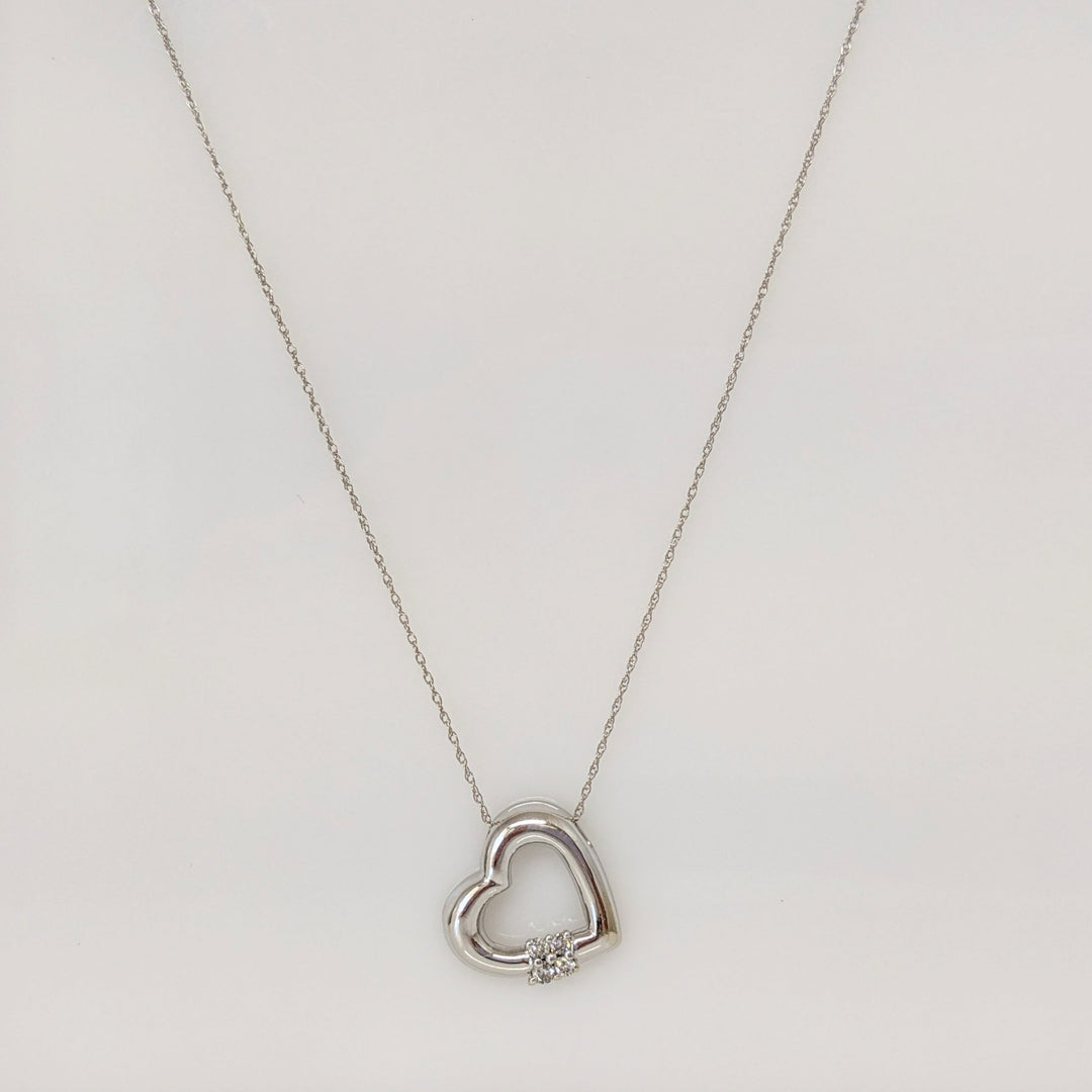 10K WHITE DIAMOND ROUND (4) ESTATE HEART PENDANT & CHAIN 1.9 GRAMS