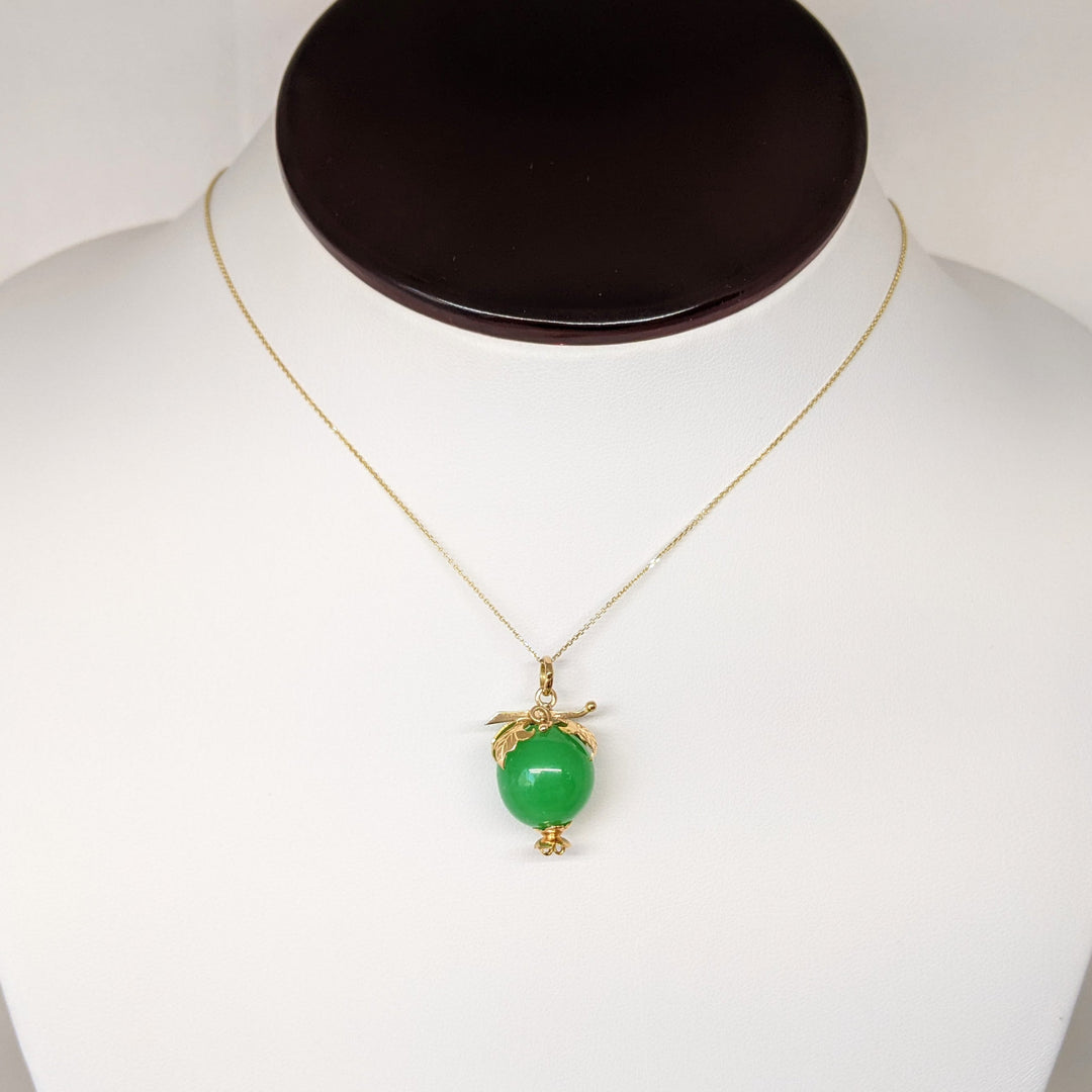 14K JADE GREEN APPLE ESTATE PENDANT & CHAIN 5.3 GRAMS