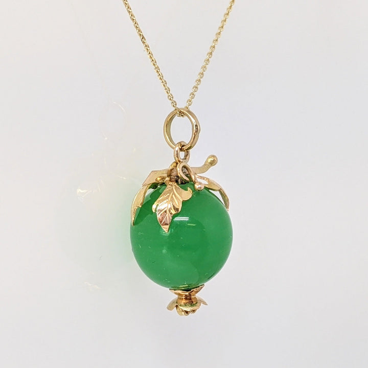 14K JADE GREEN APPLE ESTATE PENDANT & CHAIN 5.3 GRAMS