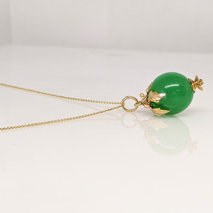 14K JADE GREEN APPLE ESTATE PENDANT & CHAIN 5.3 GRAMS