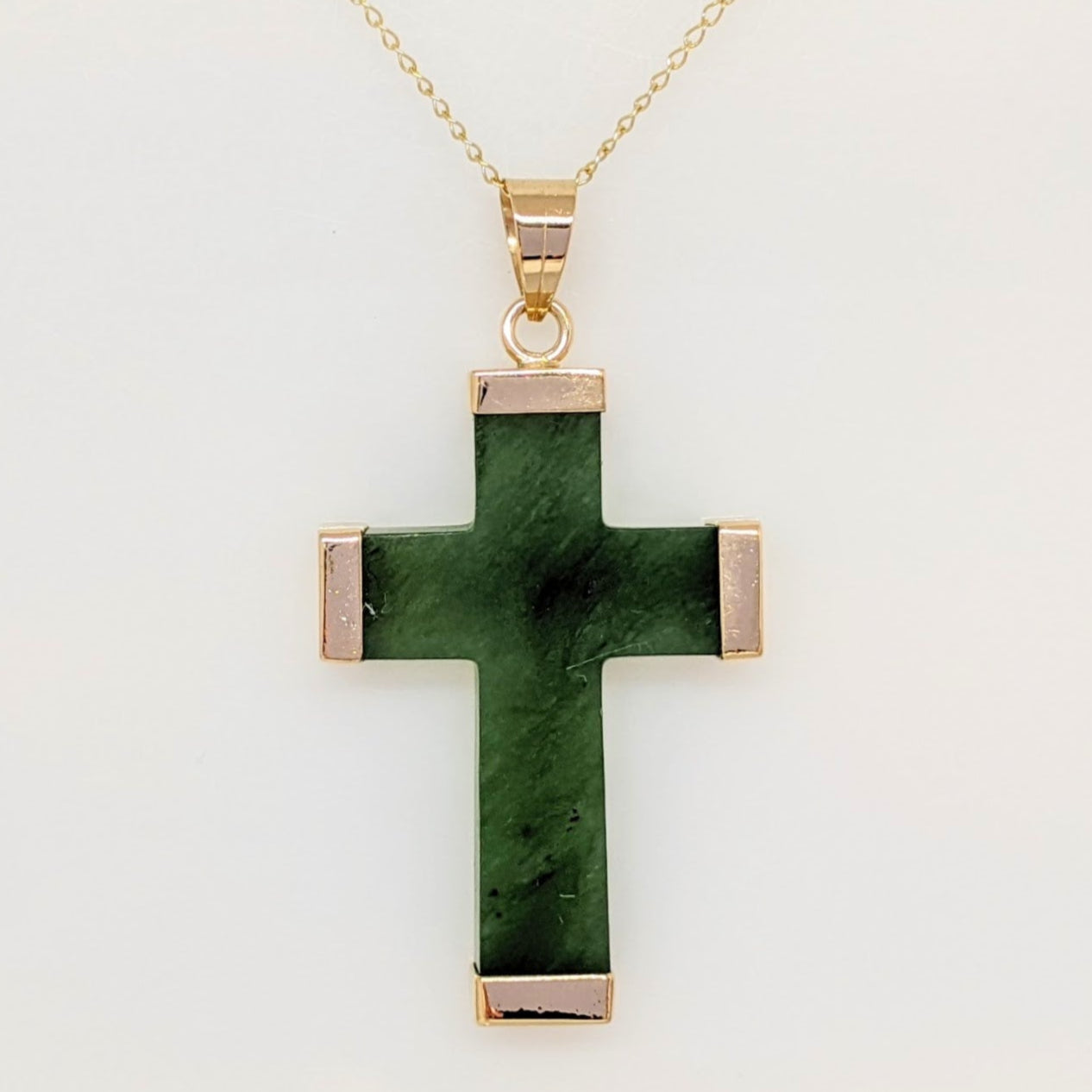 14K JADE GREEN CROSS WITH GOLD TRIM ESTATE PENDANT & CHAIN 4.2