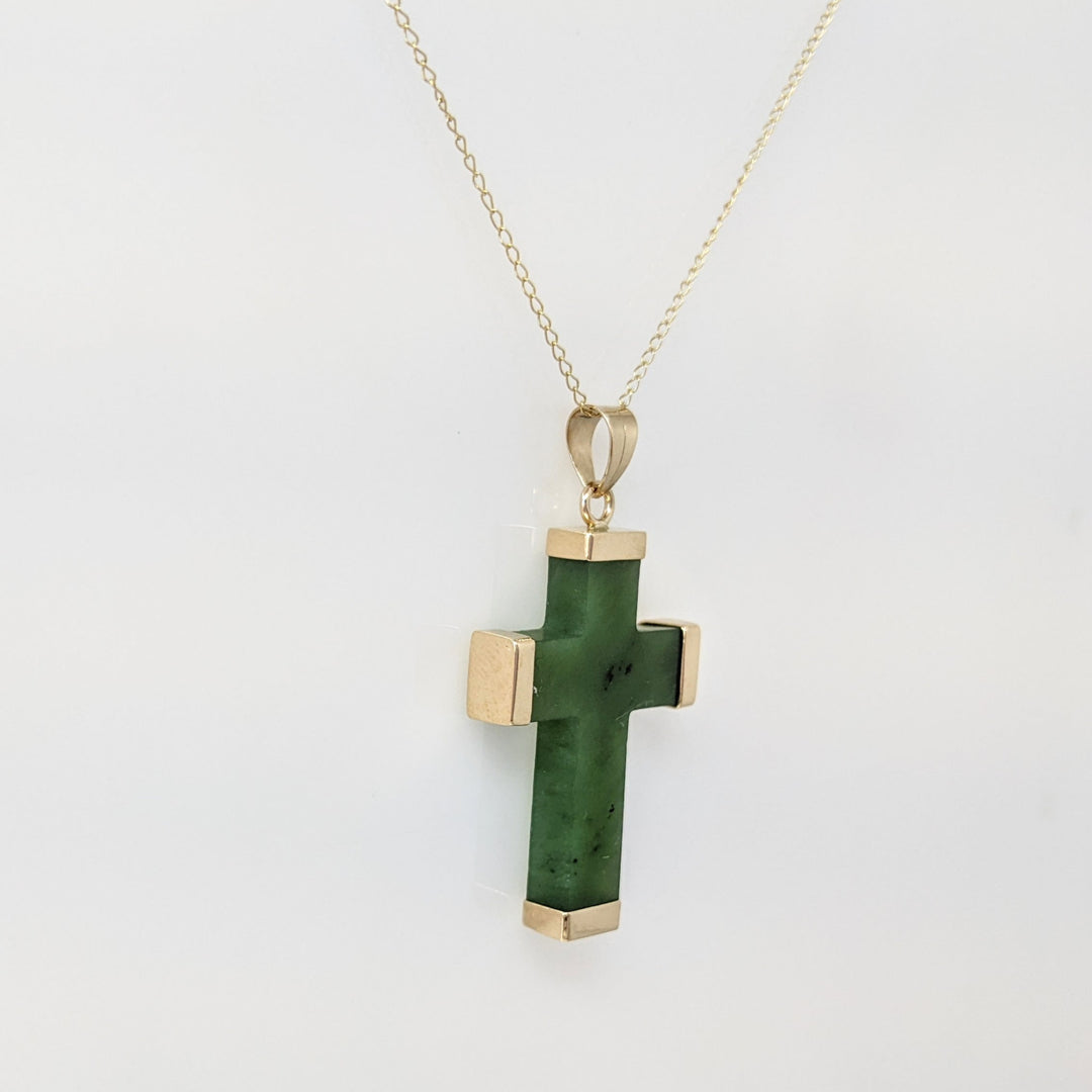 14K JADE GREEN CROSS WITH GOLD TRIM ESTATE PENDANT & CHAIN 4.2 GRAMS