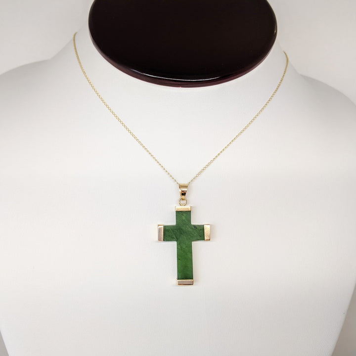 14K JADE GREEN CROSS WITH GOLD TRIM ESTATE PENDANT & CHAIN 4.2 GRAMS