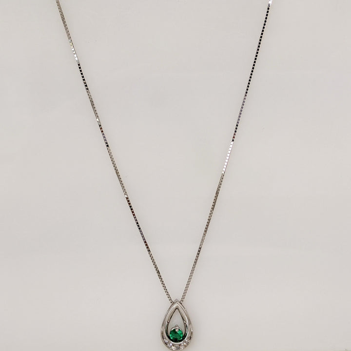 14K WHITE EMERALD ROUND 4MM WITH (5) DIAMOND ROUND OPEN ESTATE PENDANT & CHAIN 3.7 GRAMS