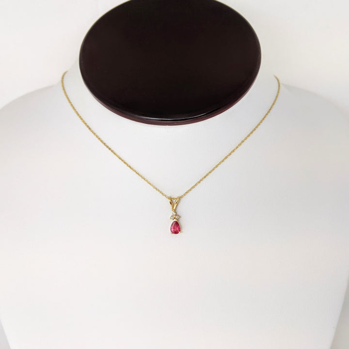 14K RUBY PEAR 4X6 WITH (3) MELEE ESTATE PENDANT & CHAIN 1.7 GRAMS