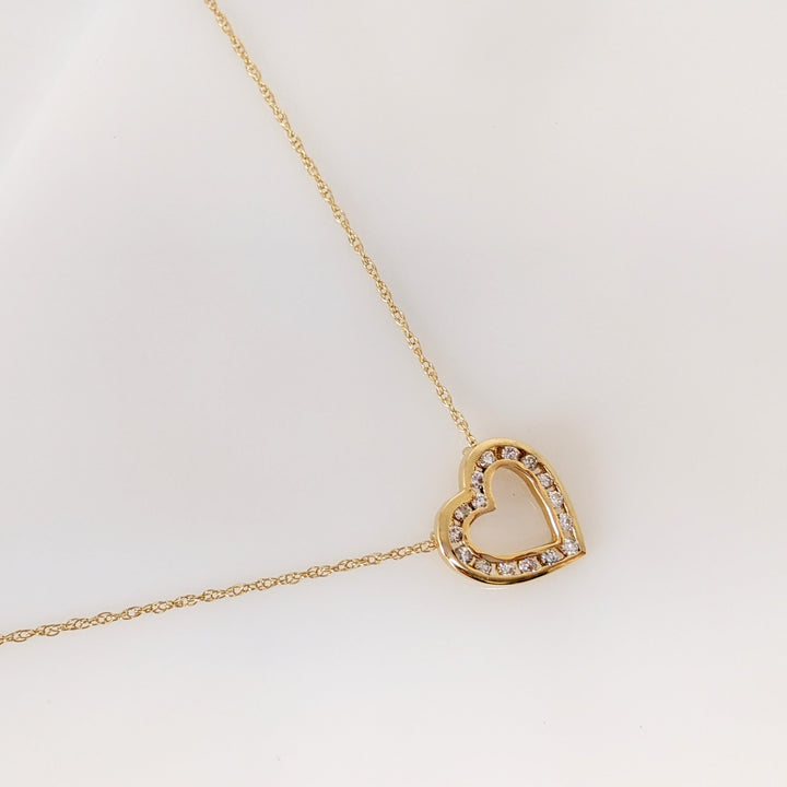 14K .40 CARAT TOTAL WEIGHT I1 I-J DIAMOND ROUND (16) CHANNEL SET ESTATE HEART PENDANT & CHAIN 2.7 GRAMS