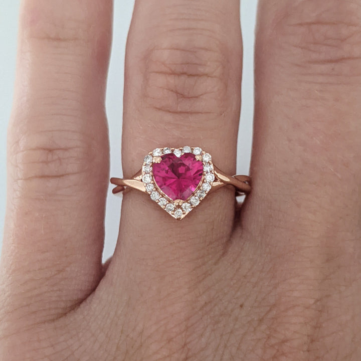 14K ROSE SYNTHETIC RUBY HEART 6MM WTIH (20) MELEE ESTATE RING 2.4 GRAMS