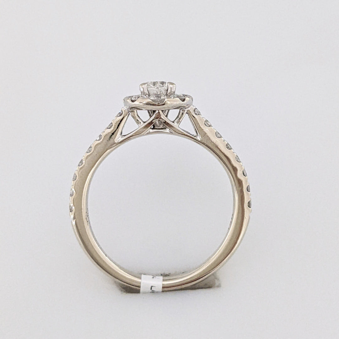 14K WHITE .62 CARAT TOTAL WEIGHT I1 G DIAMOND ROUND (27) " FIRST LIGHT" ESTATE RING 3.5 GRAMS