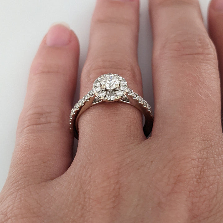 14K WHITE .62 CARAT TOTAL WEIGHT I1 G DIAMOND ROUND (27) " FIRST LIGHT" ESTATE RING 3.5 GRAMS