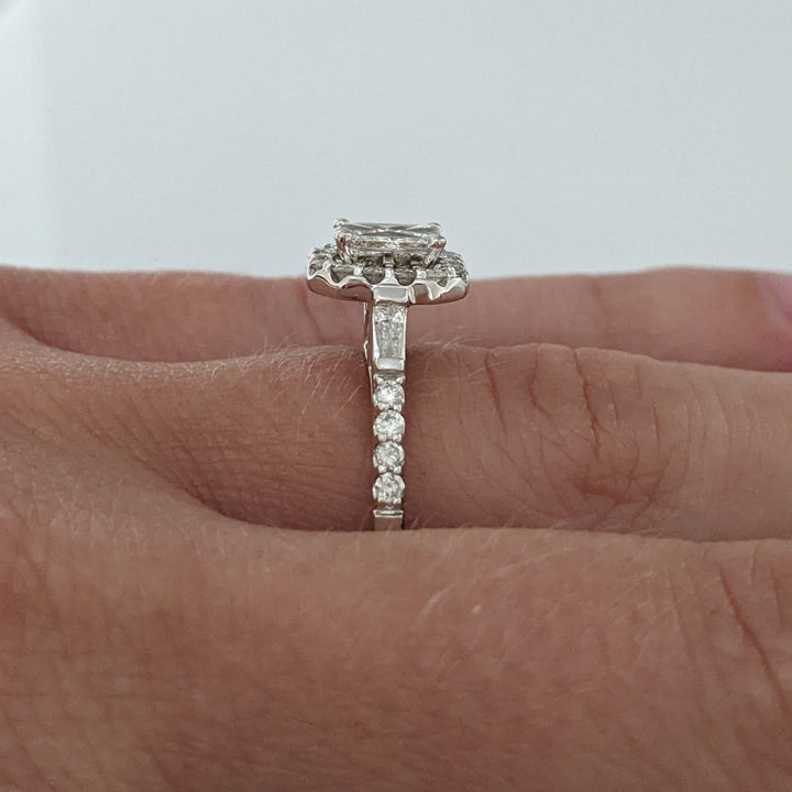 14K WHITE .80 CARAT TOTAL WEIGHT SI1 H-I DIAMOND TRILLION (6) ROUND (22) ESTATE RING 3.6 GRAMS