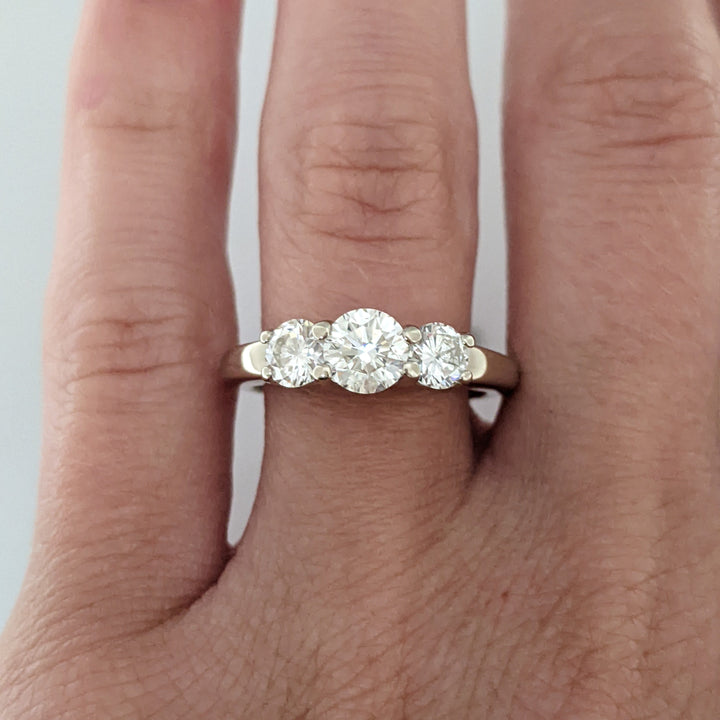 14K WHITE 1.01 CARAT TOTAL WEIGHT SI2 I DIAMOND ROUND (3) ESTATE TRINITY RING 3.9 GRAMS